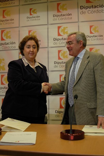 La Diputacin de Crdoba y la Universidad rubrican un convenio para estudiar la viabilidad de la aplicacin de ridos reciclados en obras civiles.