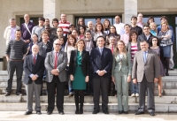 Alumnado y autoridades al trmino del acto de apertura de curso