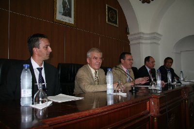 Filosofa y Letras homenajea al profesor Armin Stylow