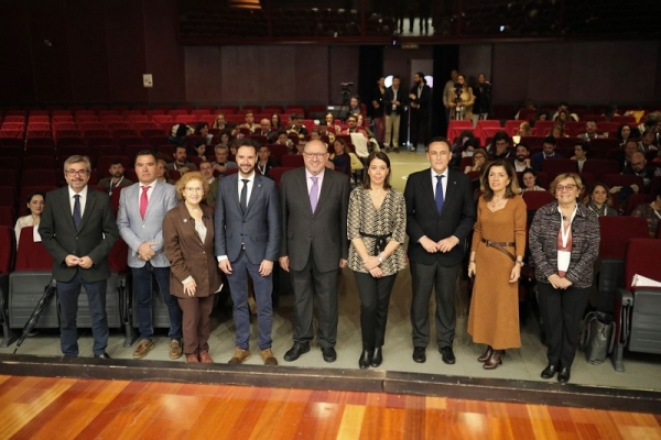 Margarita del Val (3ª Izq.) junto al resto de autoridades en la inauguración del congreso en la UCO