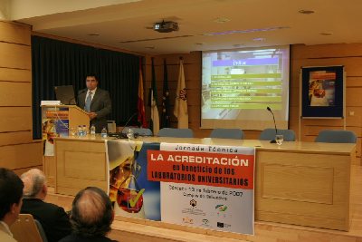 La OTRI aborda en una jornada tcnica la acreditacin de los laboratorios universitarios.