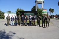 Foto de familia tras recorrer las instalaciones del Parque Central de Mantenimiento de Vehculos de Rueda N 2