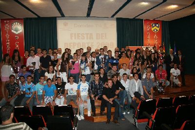 Ciencias de la Educacin recoge el XXIV Trofeo Rector en la tradicional fiesta del Deporte Universitario.