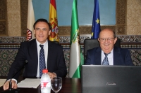 Jos Carlos Gmez Villamandos y Miguel Valcrcel, durante la inauguracin de la conferencia en la Sala Mudjar.