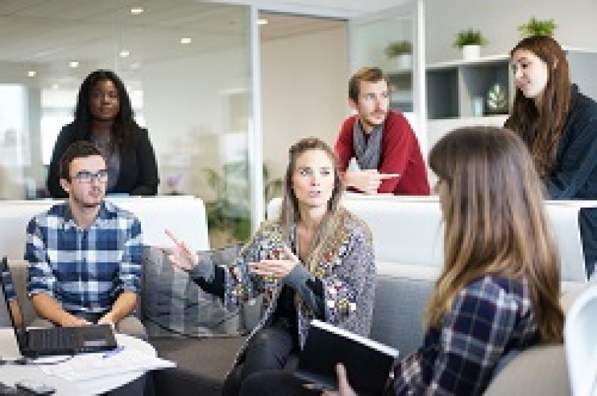 Trabajar de forma cooperativa mejora la autopercepción de competencias